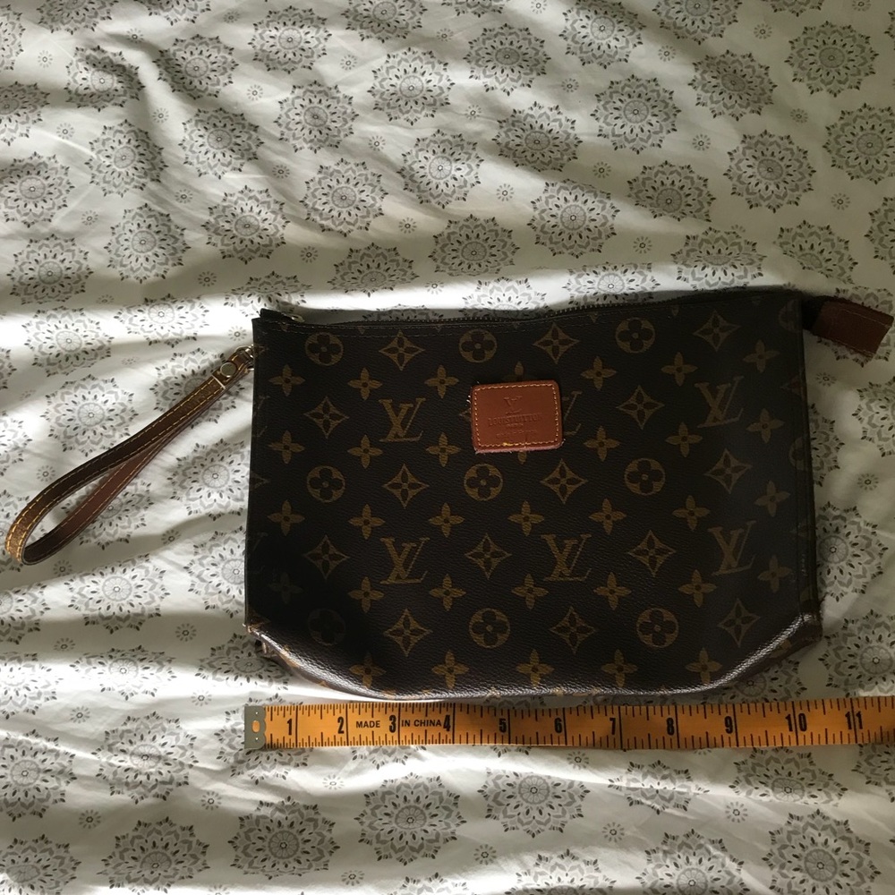 Fashion wristlet/clutch